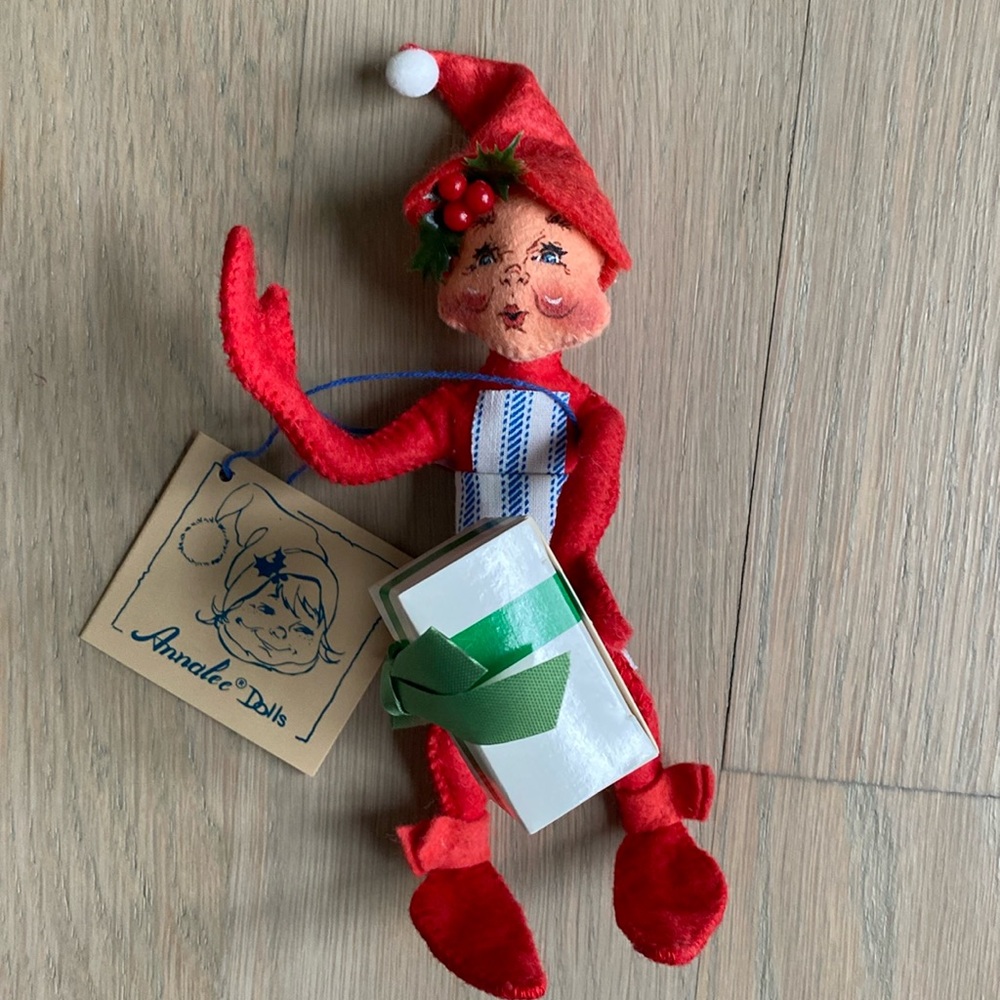 Annallee Dolls - Red Elf with Package No. 7356